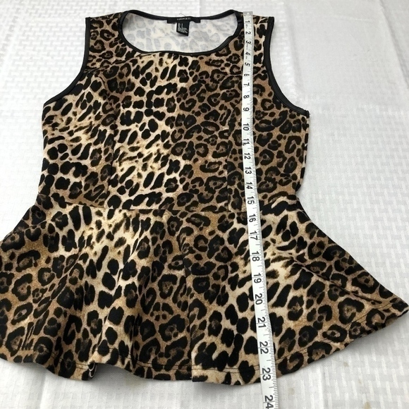 🦄2/$20 Forever 21 Cheetah Peplum Blouse - Picture 6 of 7